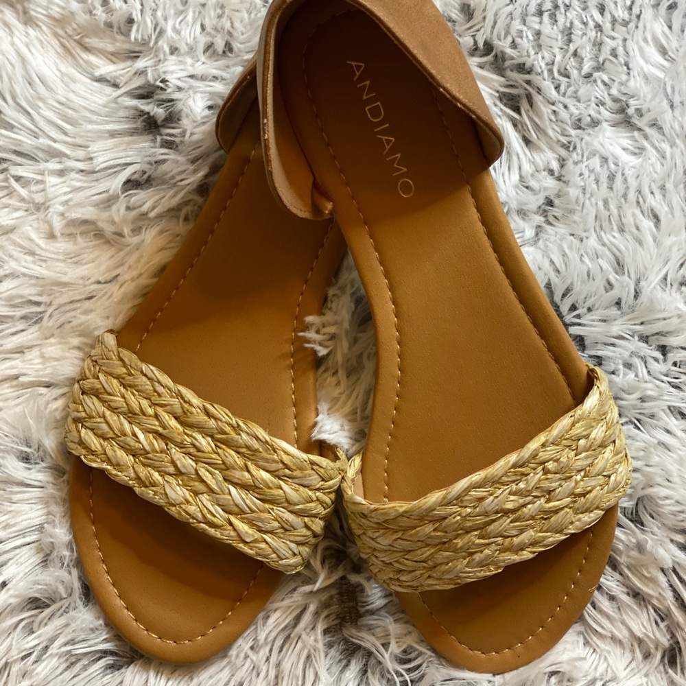 ANDIAMO  STRAW OPEN TOE SHOES SZ 7.5